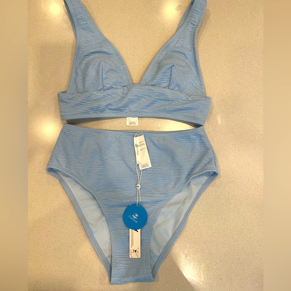 Cupshe NWT 2Piece Bikini Swim-set Light Blue Size: Small ( Both Pieces )